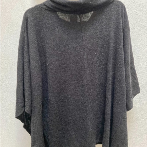Cowl Neck Poncho. Size 3X - Picture 3 of 4